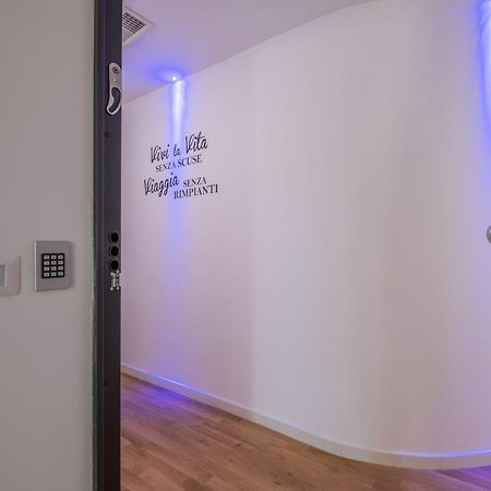 Helios Guest House Кальярі Екстер'єр фото