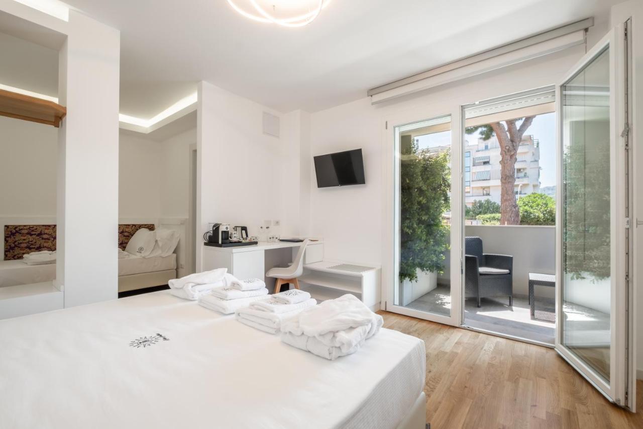 Helios Guest House Кальярі Екстер'єр фото