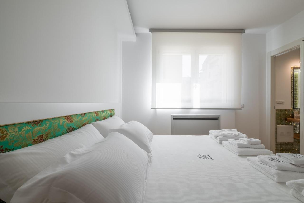 Helios Guest House Кальярі Екстер'єр фото
