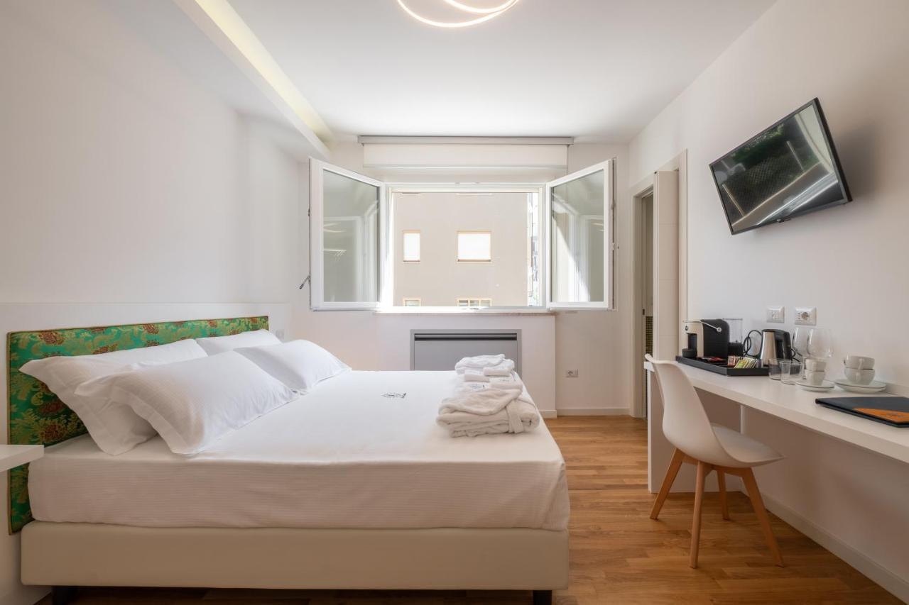 Helios Guest House Кальярі Екстер'єр фото