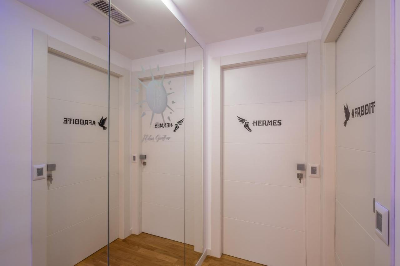 Helios Guest House Кальярі Екстер'єр фото