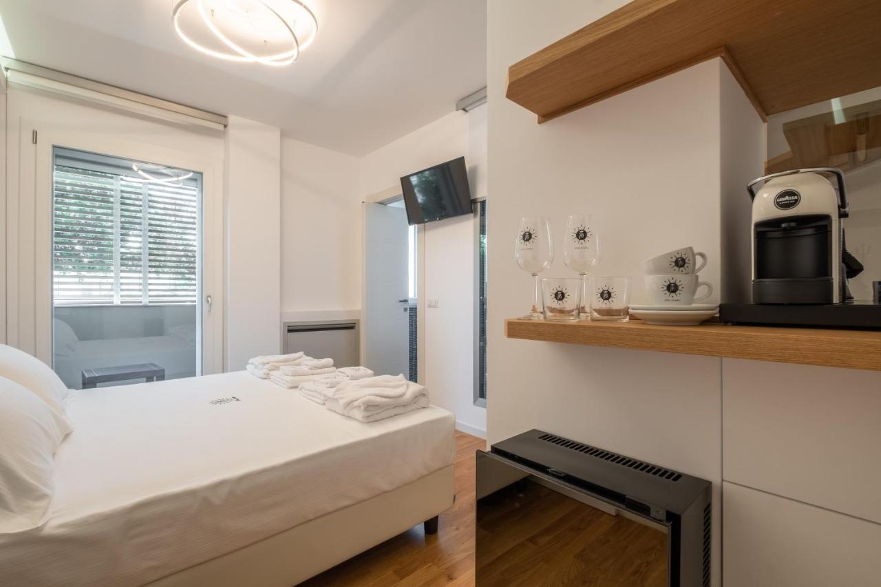 Helios Guest House Кальярі Екстер'єр фото