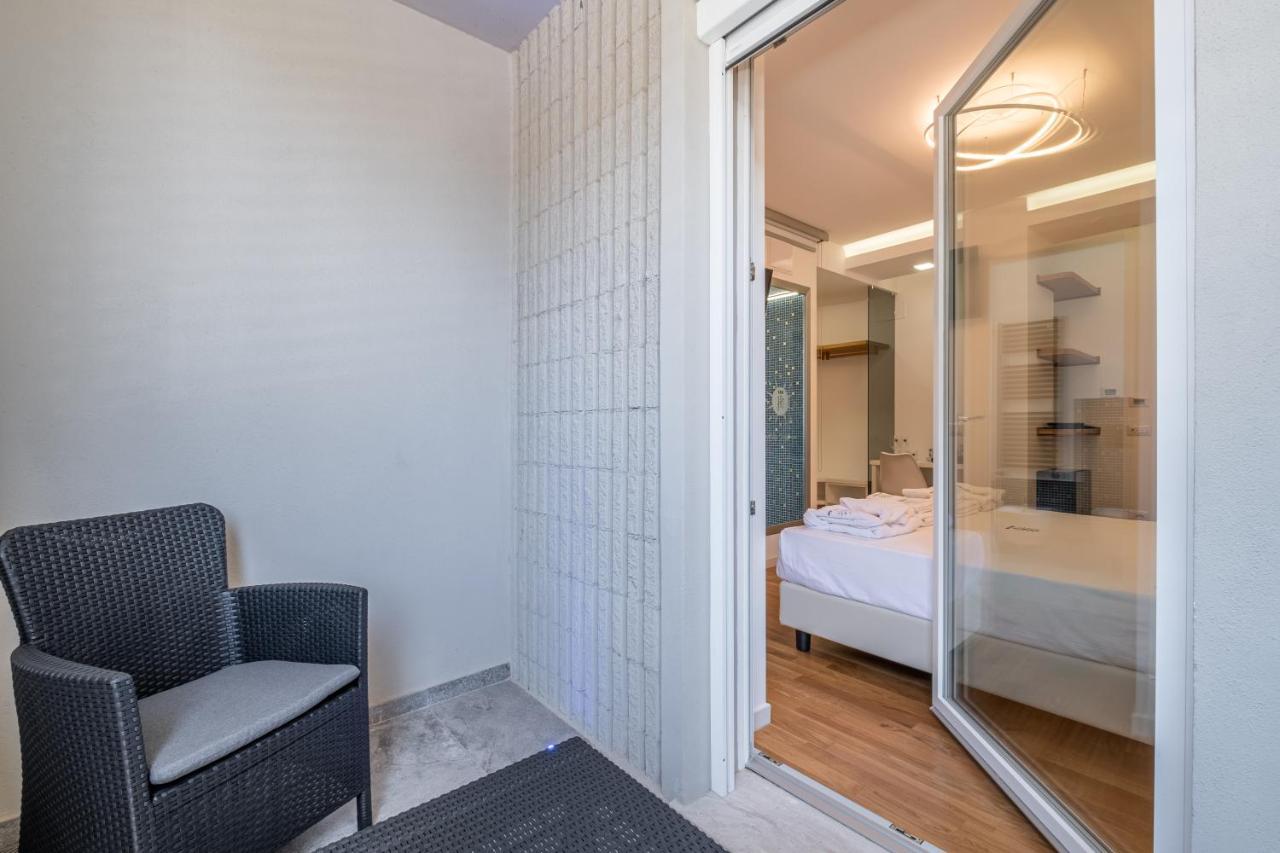 Helios Guest House Кальярі Екстер'єр фото