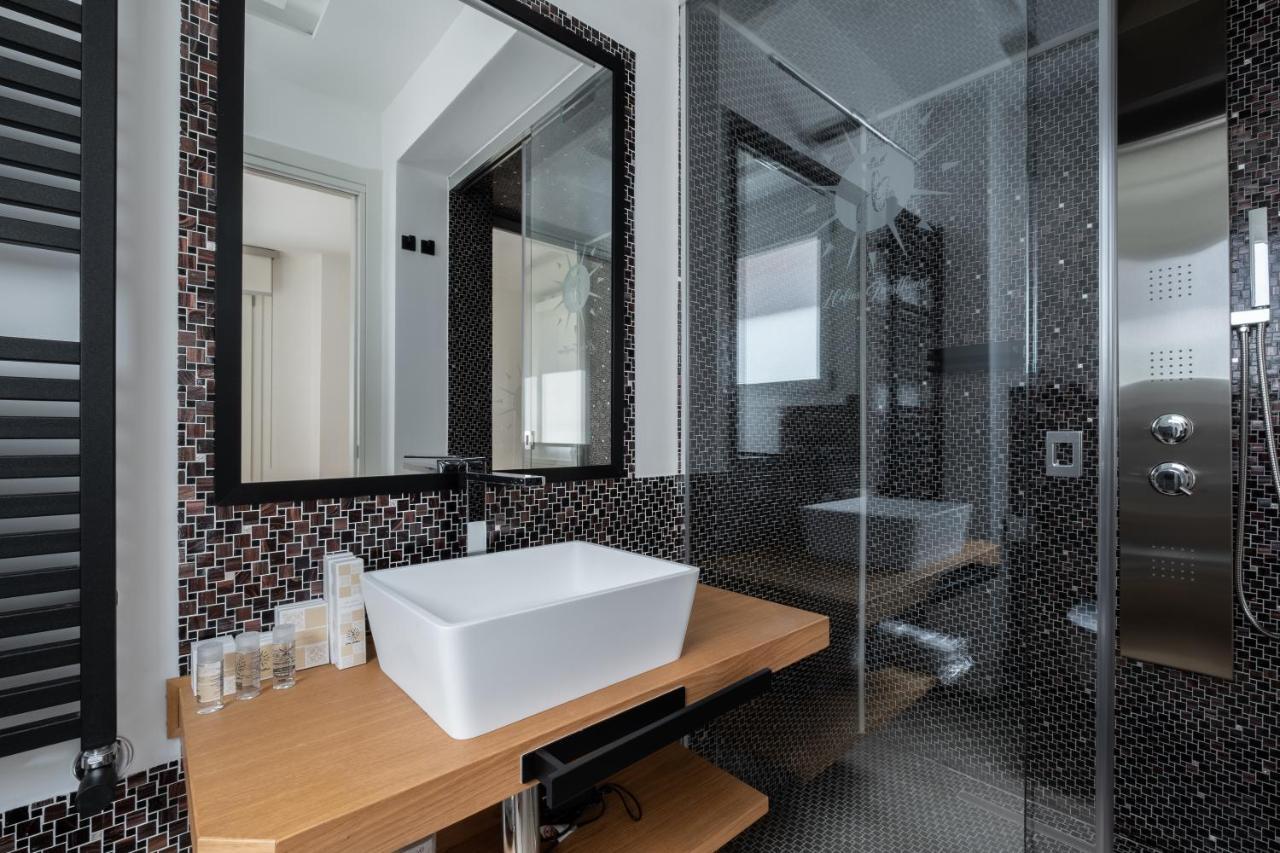 Helios Guest House Кальярі Екстер'єр фото